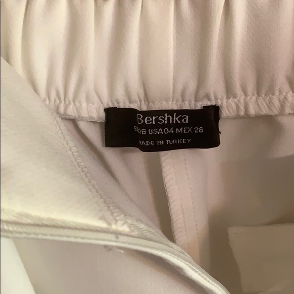 Bershka white skirt/shorts - Picture 2 of 3